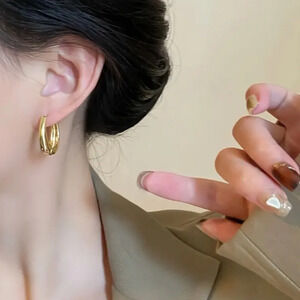 Women’s Girl’s Minimalist U shaped  18k gold plated tone oval earrings retro